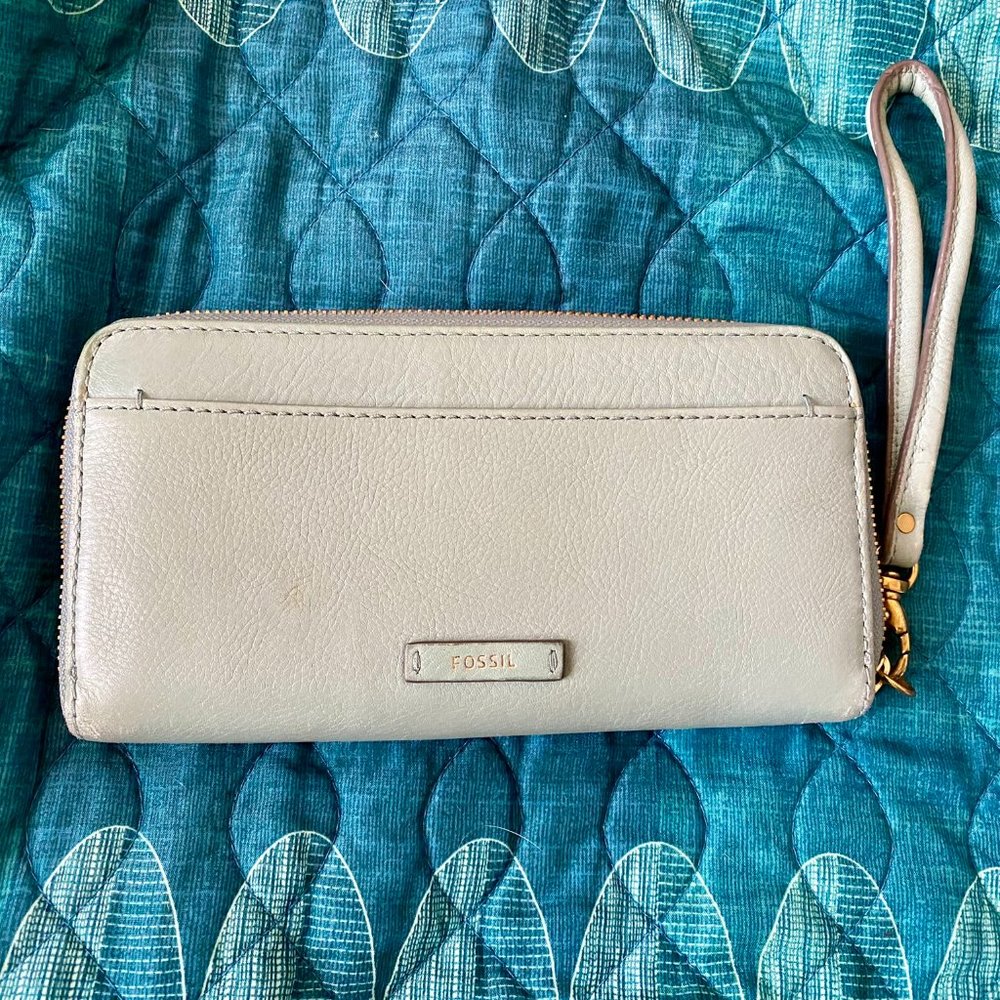 Fossil mint green zip-around continental wallet, lots of room